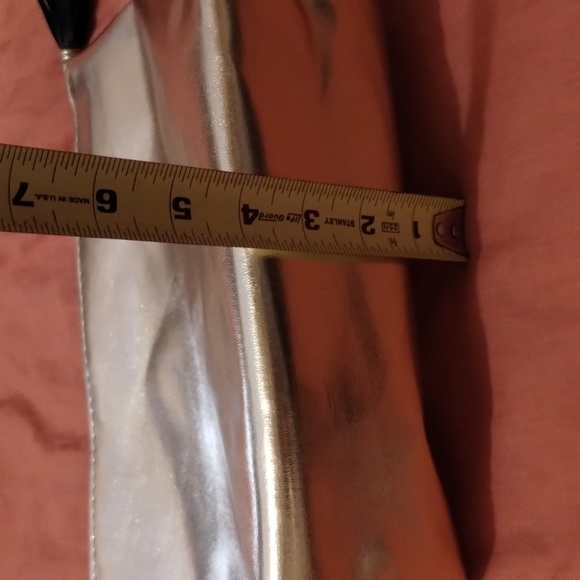 Large Gold Make-up Bag! - Picture 5 of 6